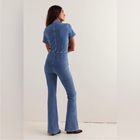 ๐ Free People We the Free Jayde Flare Denim Jumpsuit in Sunburst Combo ๐ฅSize M - Picture 3 of 8
